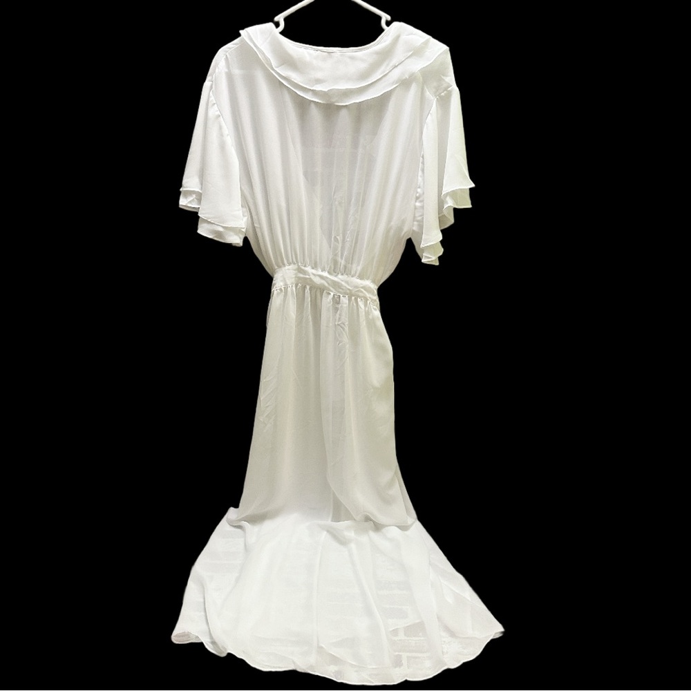 Flora Nikrooz Women’s White Ruffled Robe size S/M - Picture 2 of 5